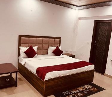 Noida Hotel | Hotel Cladis - Noida Sec 19