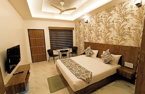 Ramgarh Hotel | Hotel Cloud Inn