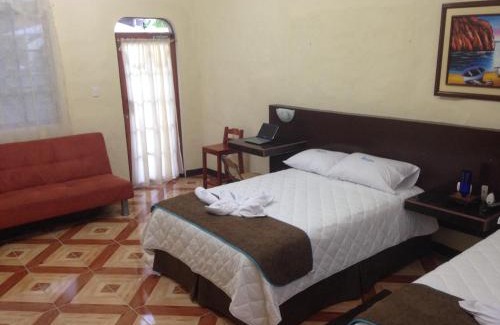 Bahía de la Academia Hotel | Hotel Coloma Galapagos
