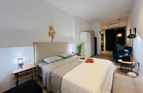 Montolivet Apartamento | Hotel con entrada independiente a pocos pasos de la Ciudad de las Artes y las Ciencias y el Oceanogràfic A solo 1 minuto caminando del Jardín del Turia