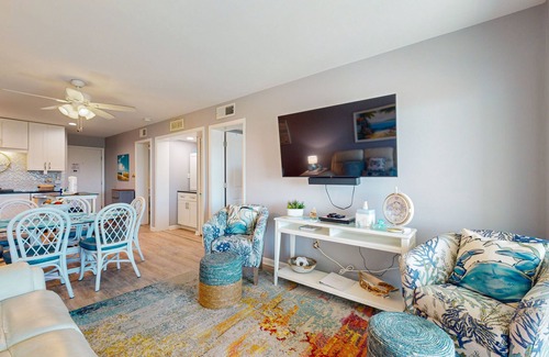 Fort Morgan Condominio | ¡NUEVO LISTADO! Condominio del hotel cuenta con acceso a la playa, piscina compartida / jacuzzi, cerca de la ciudad