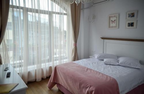 Maneciu Hotel | Hotel Coquette