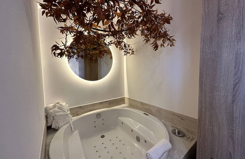 Santillana del Mar Hotel | Hotel Cuevas - Adults Only