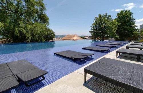 Saturn Hotel | Hotel Cupidon