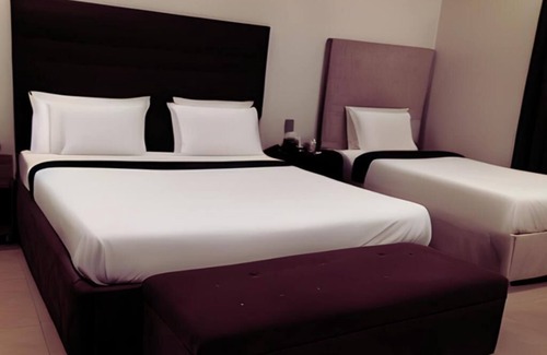 Lahore Hotel | Hotel Days Inn Emporium