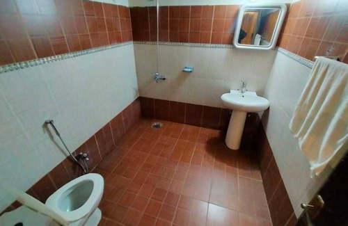 Lahore Hotel | Hotel Days Inn Emporium