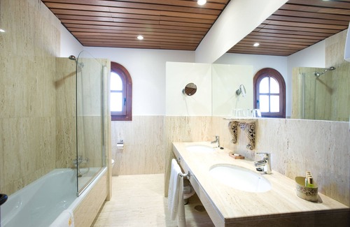 Argamasilla de Alba Otro | Hotel de Bodegas Hacienda Albae
