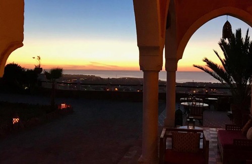 Mirleft Hotel | Hotel De Charme Les 3 Chameaux 4 étoiles