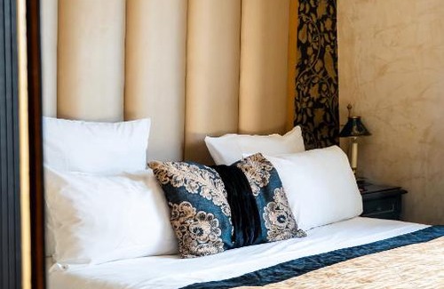 7th Arrondissement Hotel | Hotel de L'Empereur by Malone