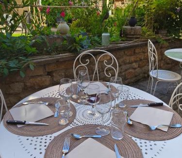 Nolay Hotel | Hotel de la Halle