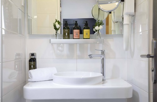 Montmartre Hotel | Hotel Des Arts Paris Montmartre