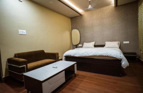 Kankarbagh Hotel | HOTEL DEVINE Inn