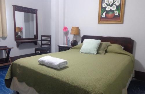 Retalhuleu Cama Y Desayuno | Hotel Doña Carmen