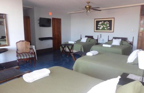 Retalhuleu Cama Y Desayuno | Hotel Doña Carmen
