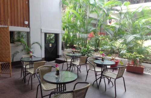Retalhuleu Cama Y Desayuno | Hotel Doña Carmen