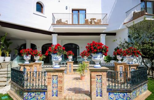 Zahara de los Atunes Hotel | Hotel Doña Lola Zahara