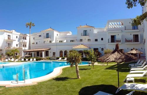 Zahara de los Atunes Hotel | Hotel Doña Lola Zahara