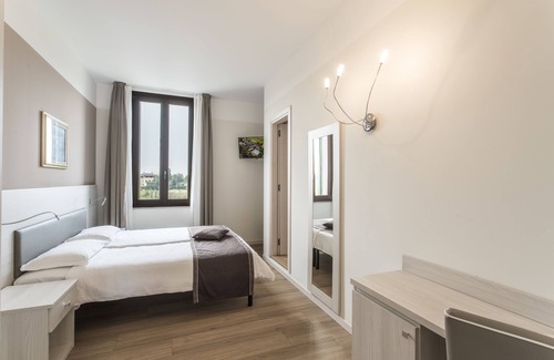San Benedetto di Lugana Hotel | Hotel Dogana