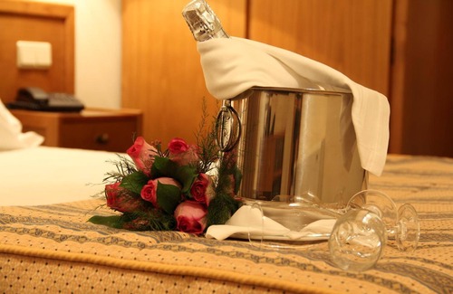 Feira Hotel | Hotel Dos Loios