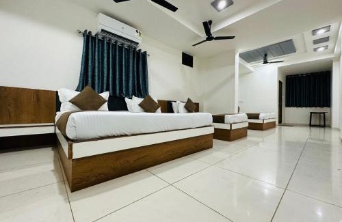Jetpur Hotel | Hotel Dwarika Inn By Mantram Hospitality
