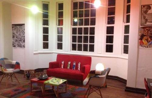 Cerro Alegre Hotel | Hotel Ecomusic