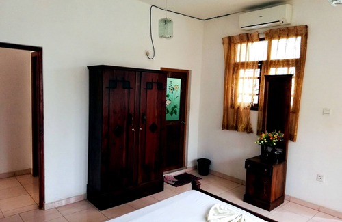 Pinnawala Hotel | Hotel Elephant Lobby