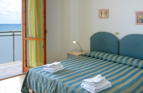Pesaro Hotel | Hotel Embassy