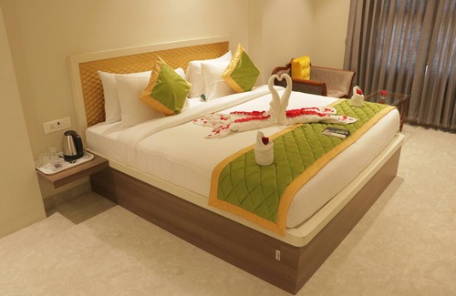 Gobichettipalayam Hotel | Hotel Emeraald House
