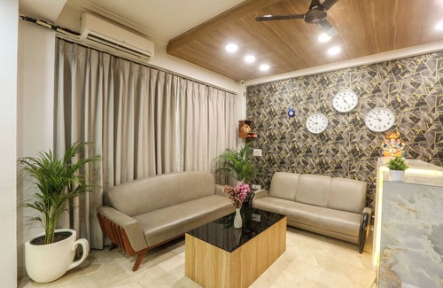 Noida Hotel | Hotel Emerald Suites & Banquet