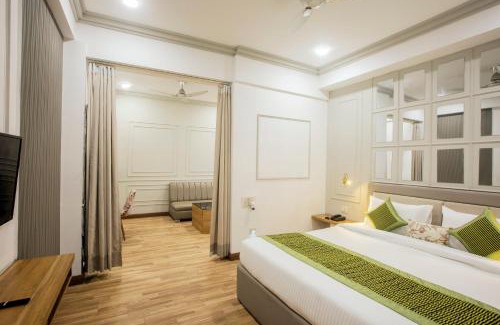 Noida Hotel | Hotel Emerald Suites & Banquet By Aura