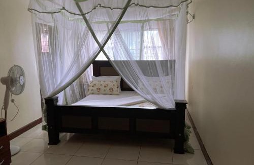 Entebbe Cama Y Desayuno | HOTEL EMRA