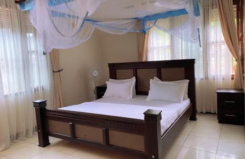 Entebbe Cama Y Desayuno | HOTEL EMRA