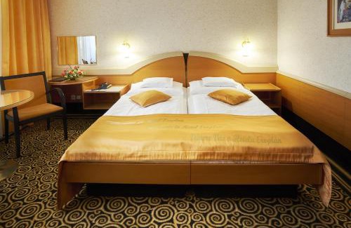 Roznov Pod Radhostem Hotel | Hotel Eroplán