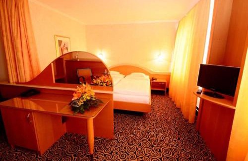 Roznov Pod Radhostem Hotel | Hotel Eroplán