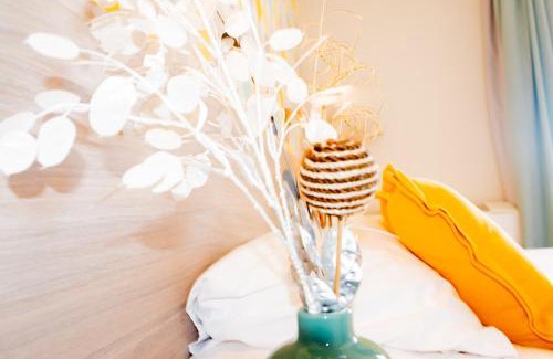 Roquebrune-Cap-Martin Hotel | Hotel et Appartements Reine D'Azur
