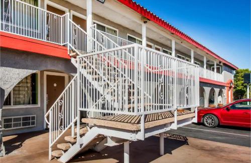 Ridgecrest Hotel | Hotel Europa Ridgecrest