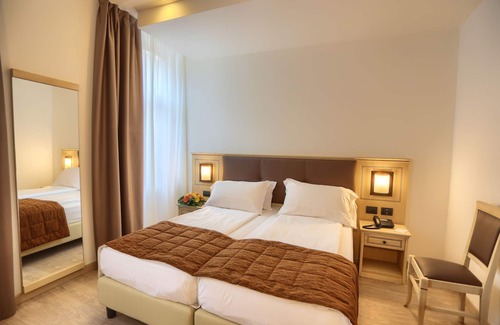 Riva del Garda Hotel | Hotel Europa Sky Pool & Panorama