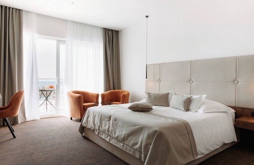 Znjan Hotel | Hotel Fanat