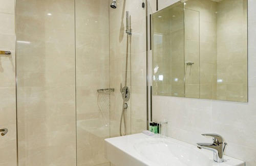 Mbrostar-Urë Hotel | Hotel Fieri