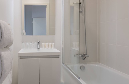 Saint Nicolas - Charles III - Ville vieille - Trois Maisons - Leopold Hotel | Hotel Foch Nancy Centre Gare