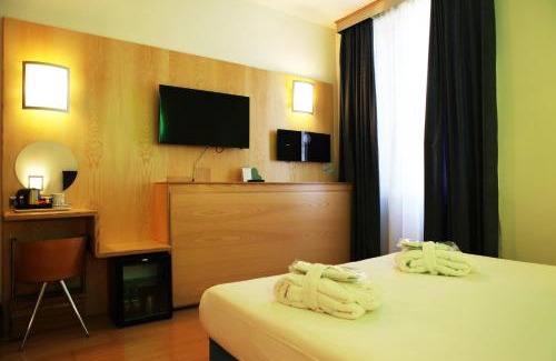 Vatican Hotel | Hotel Franklin Feel The Sound