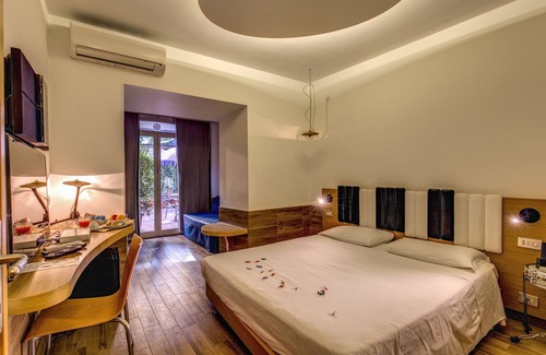 Vatican Hotel | Hotel Franklin Feel The Sound
