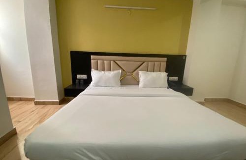 Dwarka Casa | Hotel Fuchsia Stay