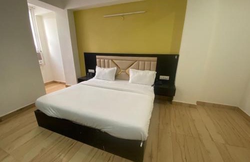 Dwarka Casa | Hotel Fuchsia Stay