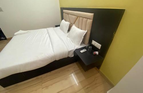 Dwarka Casa | Hotel Fuchsia Stay