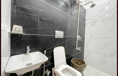 Ujjain Hotel | HOTEL G- RESIDENCY Near Shri Mahakaleshwar Jyotirlinga Temple - Railway Station Ujjian - Fully Air Conditioned And Spacious Room - Excellent Service Recommended