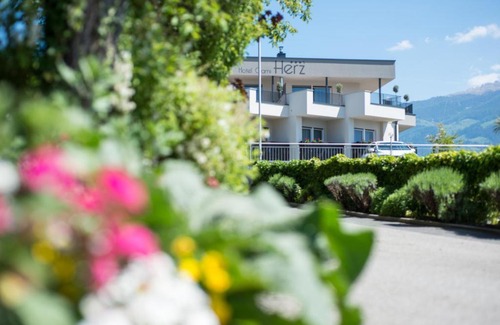 Tirolo Hotel | Hotel Garni Herz