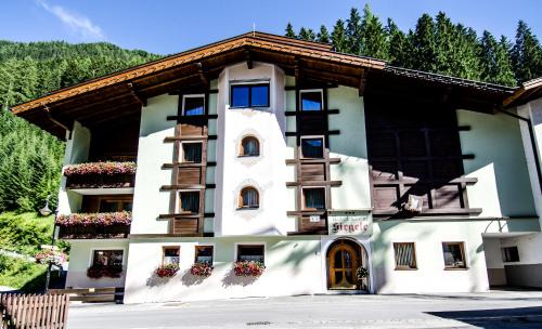 Ischgl Cama Y Desayuno | Hotel Garni Siegele - inklusive Silvretta-Card PREMIUM