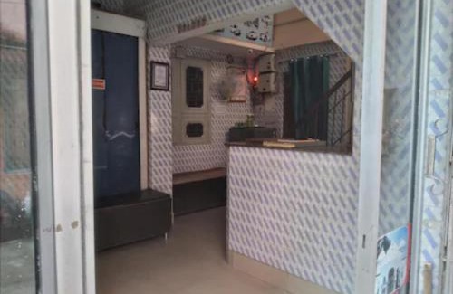 Mayapur Hotel | Hotel Gayatri Guest House Haridwar - Perfect Location And Comfortable Room