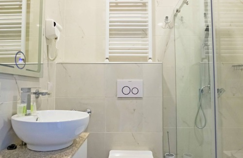 Vake Hotel | Hotel Genio